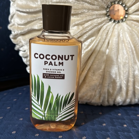 BATH & BODY WORKS SET. . . COCONUT PALM SCENT - Picture 5 of 6